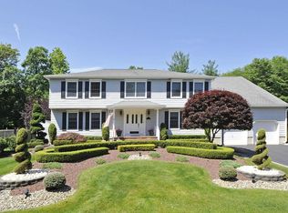44 Heather Dr, Manalapan, NJ 07726