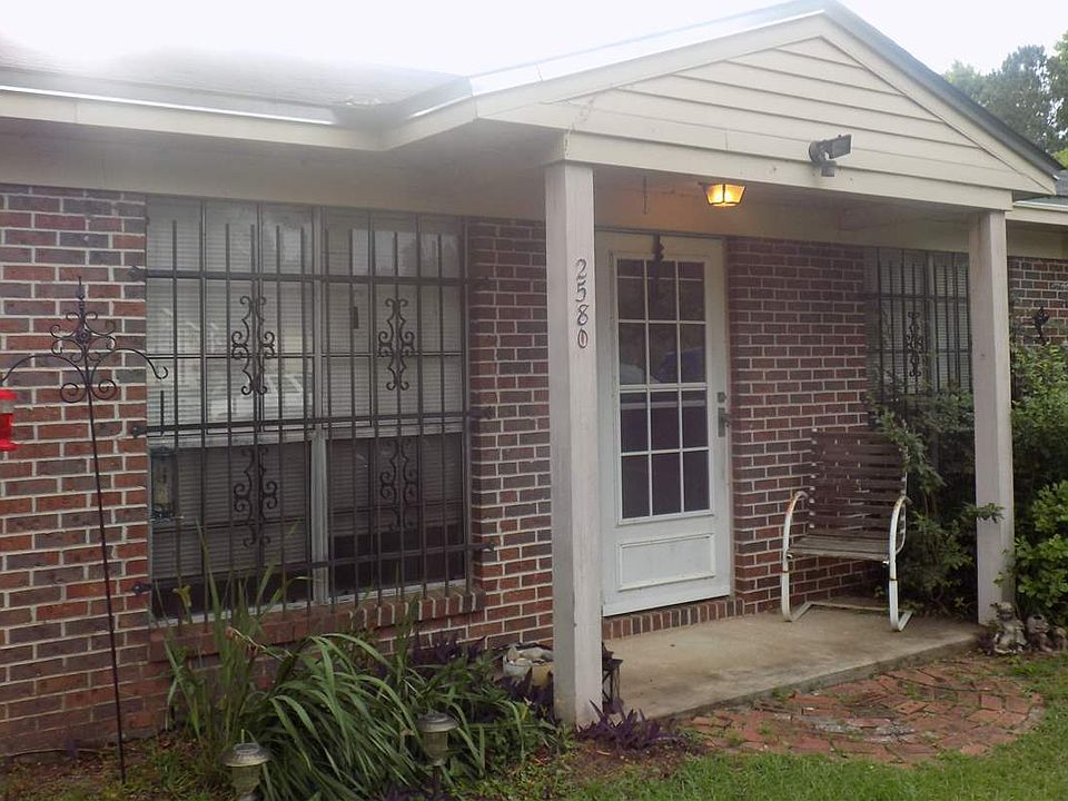 1st image of 2580 Chateau Ln