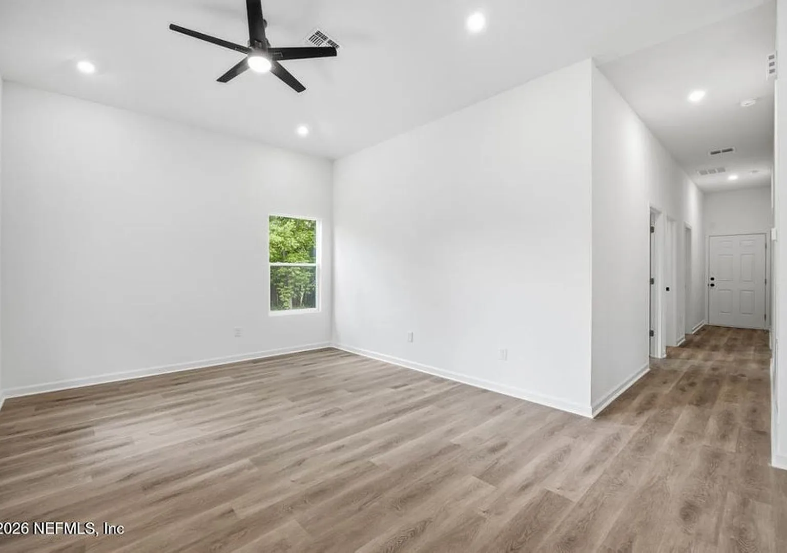 New Built 3 Br 2 Ba Rental — Photo 4