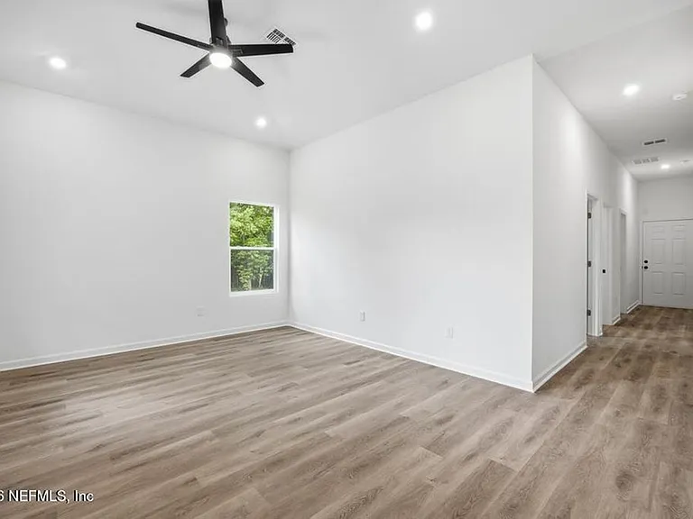 12164 Lyons St — Photo 4