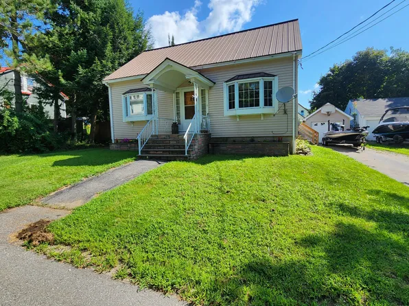 29 Bemis Street, Livermore Falls, ME 04254