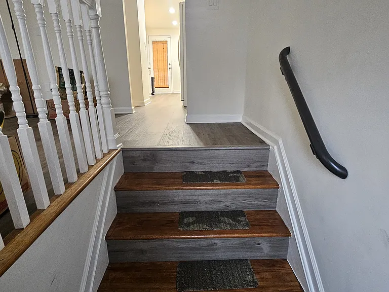 Regina Dr — Photo 23