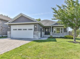 16 Brooker Trl, Thames Centre, ON N0M2P0