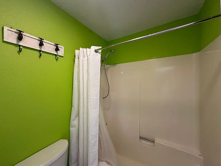 1479 Greenville Dr — Photo 24