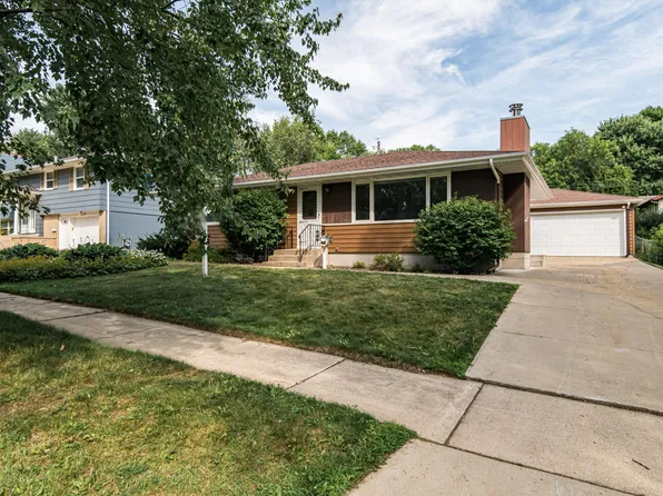 1221 29th St NW, Rochester, MN 55901