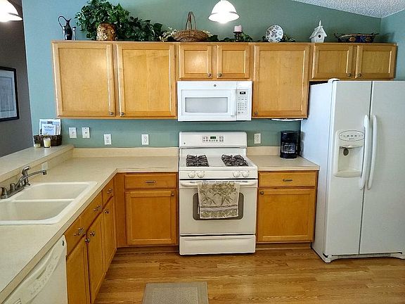 2nd image of 893 Allagash Ave