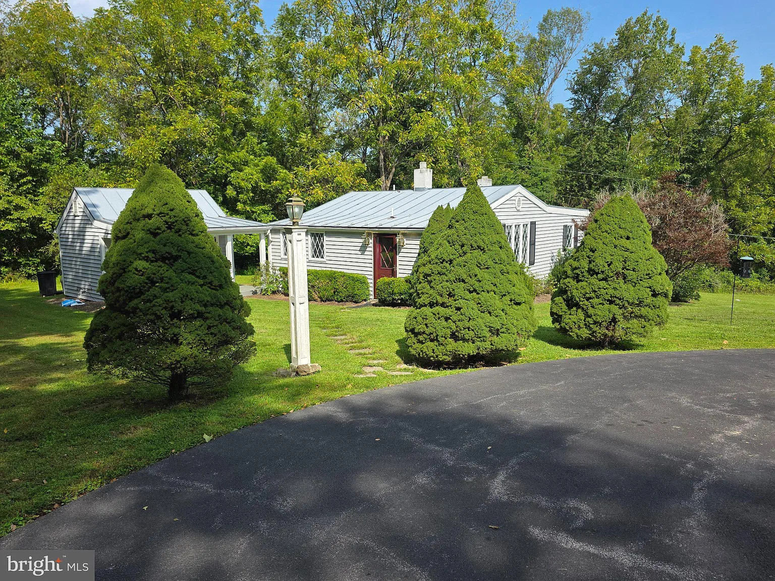 2 bed, 1.0 bath, 936 sqft, $1,850 — Photo 1