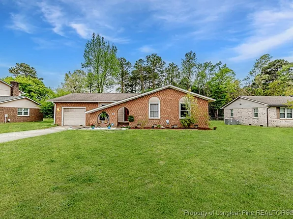 220 Paddlewheel Rd, Fayetteville, NC 28314