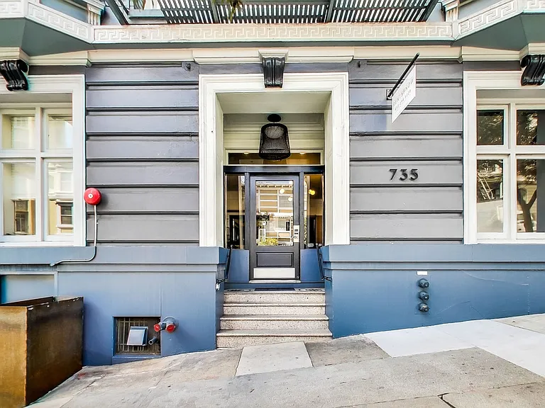 735 Taylor — Photo 9
