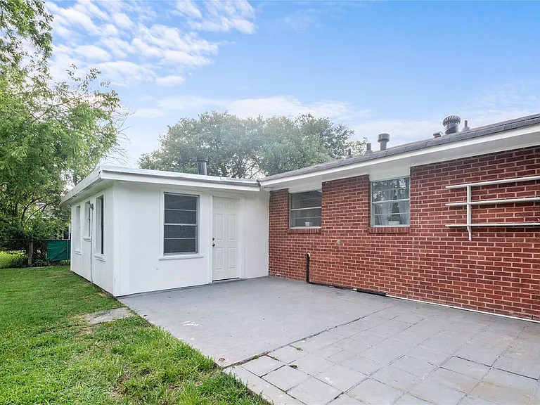 833 Camilla Dr — Photo 23