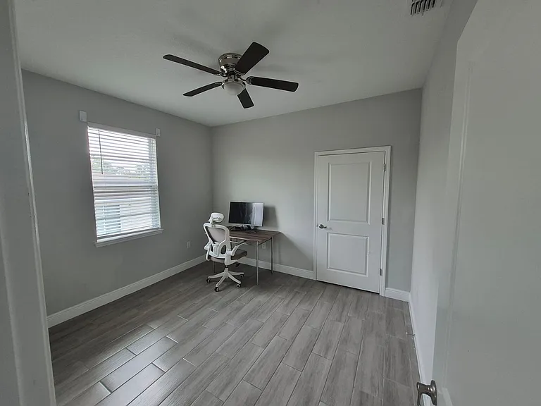 642 Desmoines Ct — Photo 7