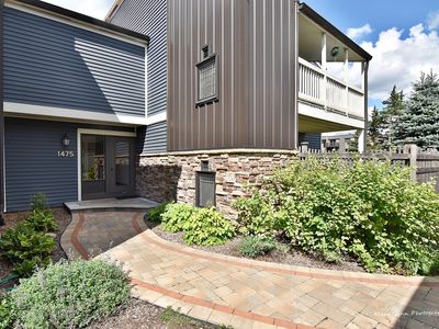 1475 County Farm Ct #2-1, Wheaton, IL, 60189