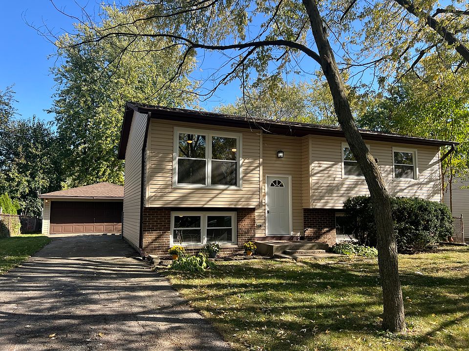 1st image of 128 S Orchard Dr
