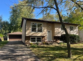 128 S Orchard Dr, Bolingbrook, IL 60440