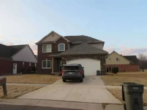 20902 Oak Ridge Dr #45, Clinton Township, MI 48036
