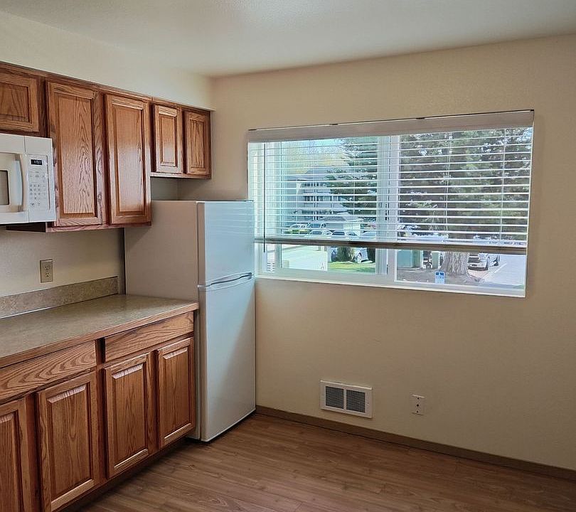 2nd image of 1617 N 26th St #215B