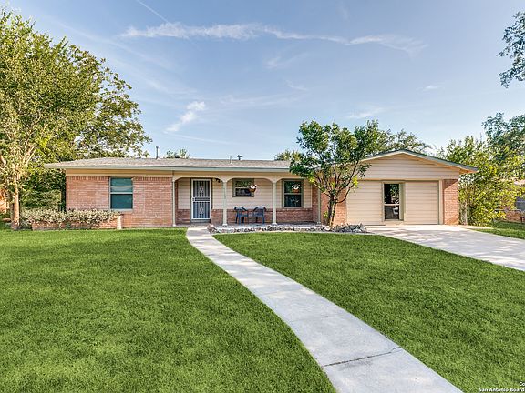 2nd image of 4622 Hollyridge