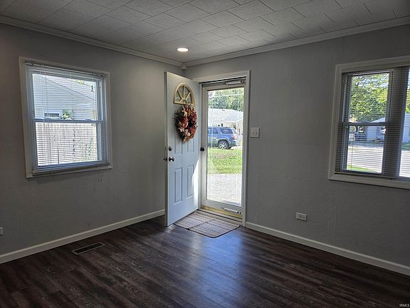 4th image of 1658 W Broadway St