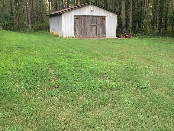 3rd image of 2004 Riverhill Dr