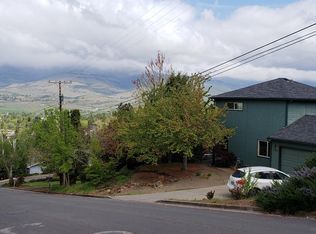 1160 Park St, Ashland, OR
