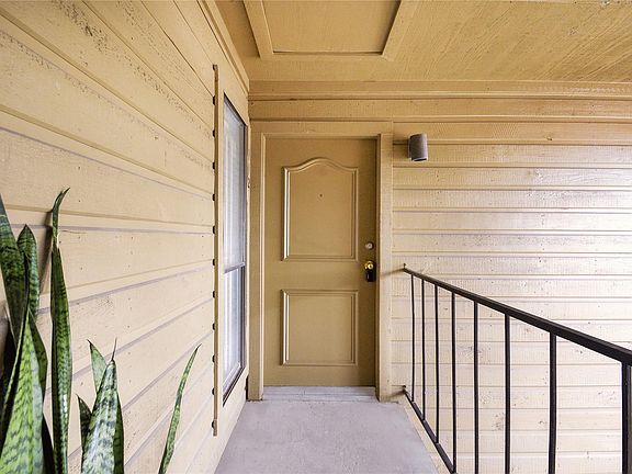 4th image of 8918 Bissonnet St APT 112