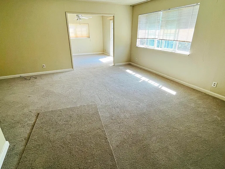 10460 Davison Ave — Photo 10