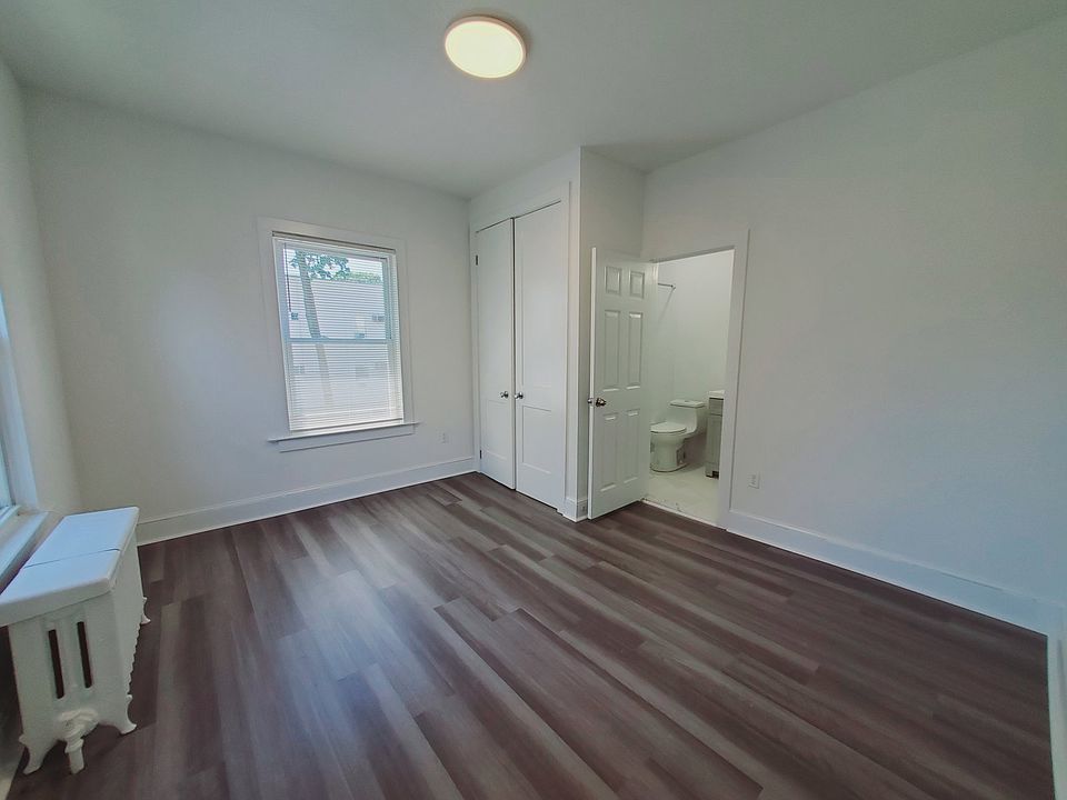 2nd image of 1462 Summer St #2
