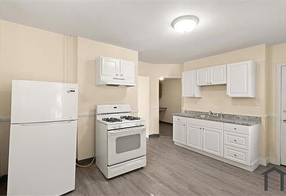 5th image of 55 Rock Ave APT 3