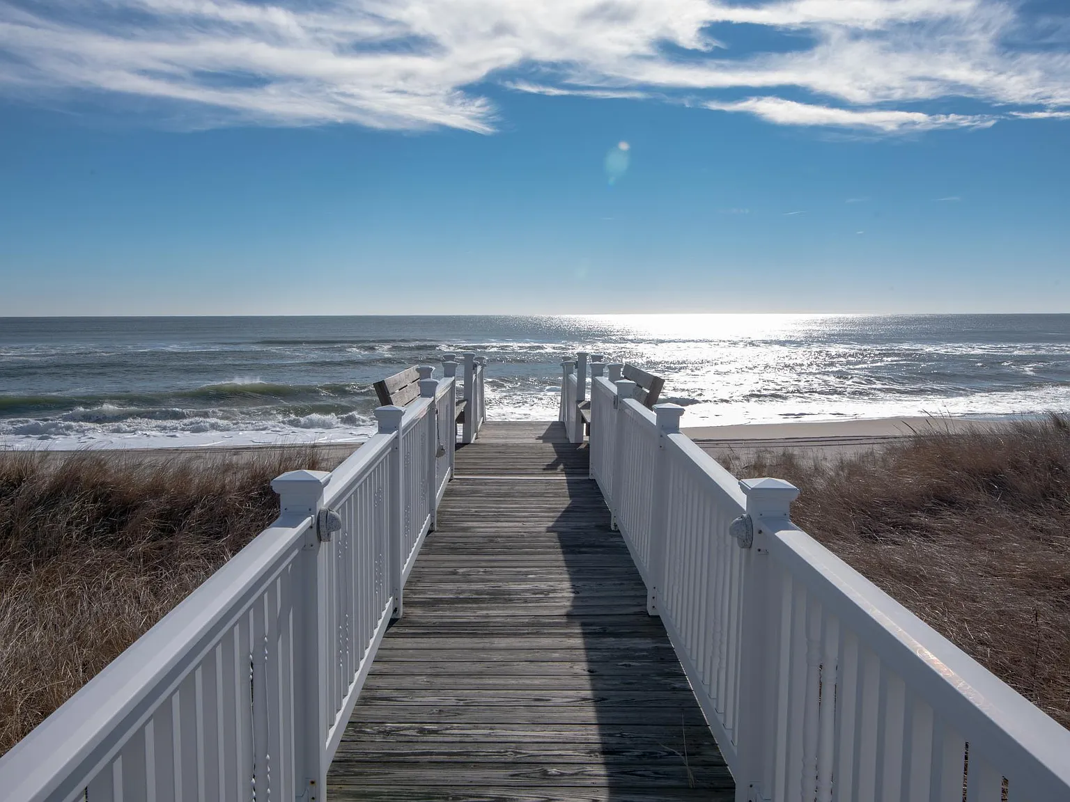 605 Dune Rd — Photo 1