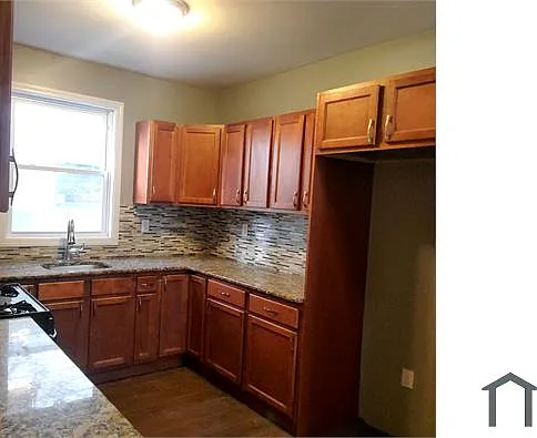 89 Cedar Ave #1