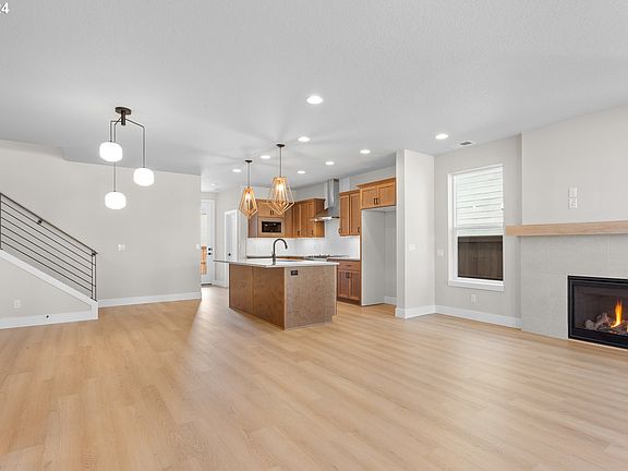5th image of 8065 SE Barlow Ln