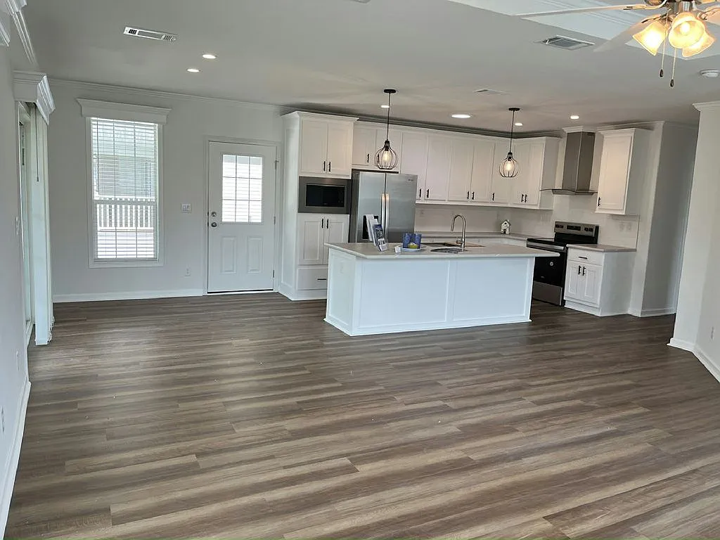 2 bed, 2.0 bath, 1669 sqft, $1,895 — Photo 4