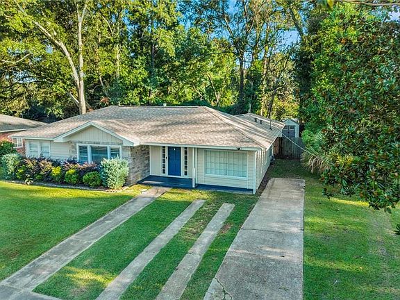 3rd image of 2769 N Chadwick Dr