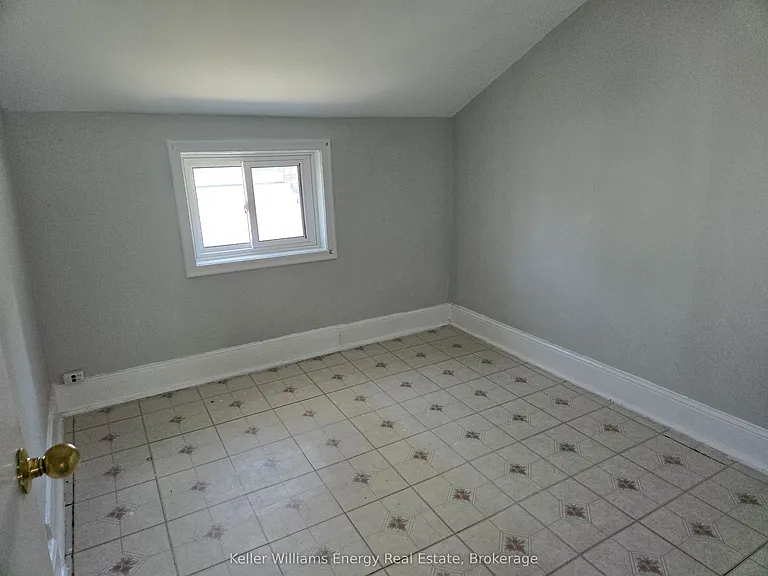 86 Brock St E #3 — Photo 7