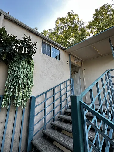 557 E Pasadena St #4 Photo 1