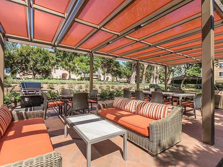 Las Palmas Apartment Homes — Photo 6