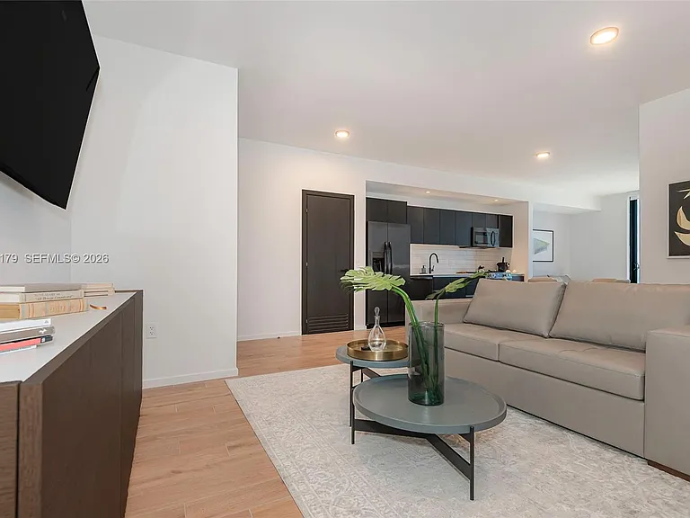398 NE 5th St #4417 — Photo 7
