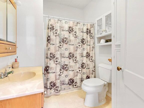 2nd image of 411 W Bullock St