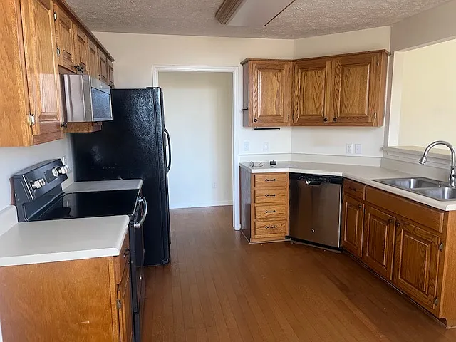 Building Photo - 58 McLean Cv