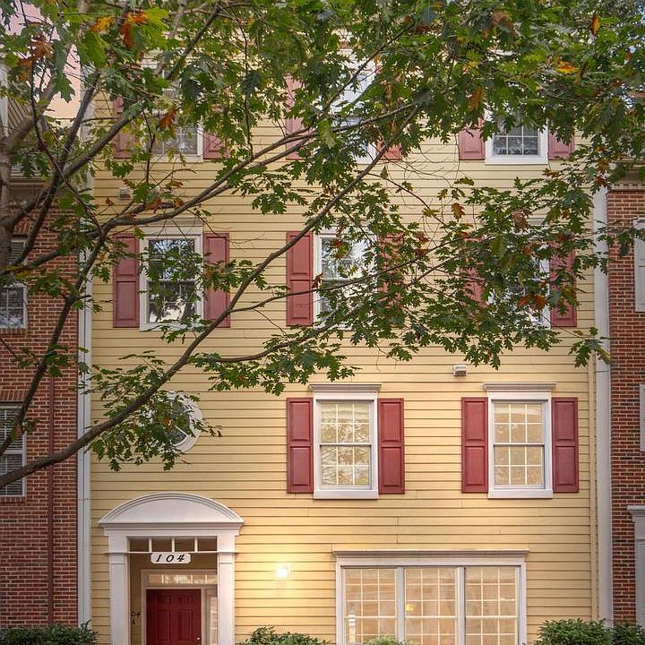 1st image of 104 Bucksfield Rd #104