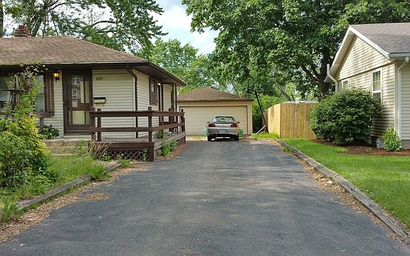 3rd image of 1727 W Illinois Ave