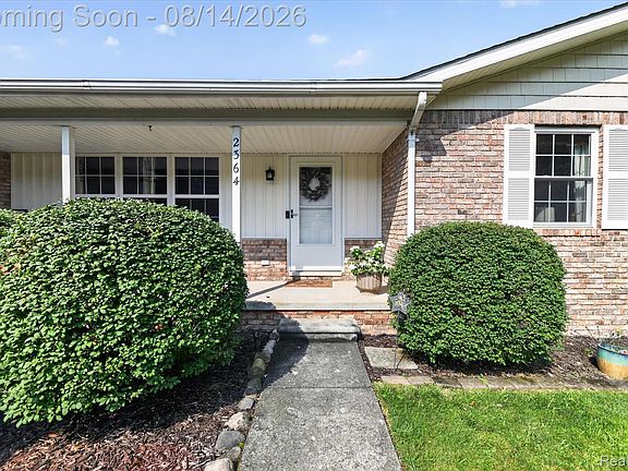 5th image of 2364 Northwood Pl