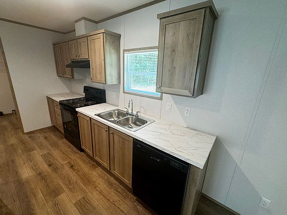 5th image of 97 Bridgeside Rd