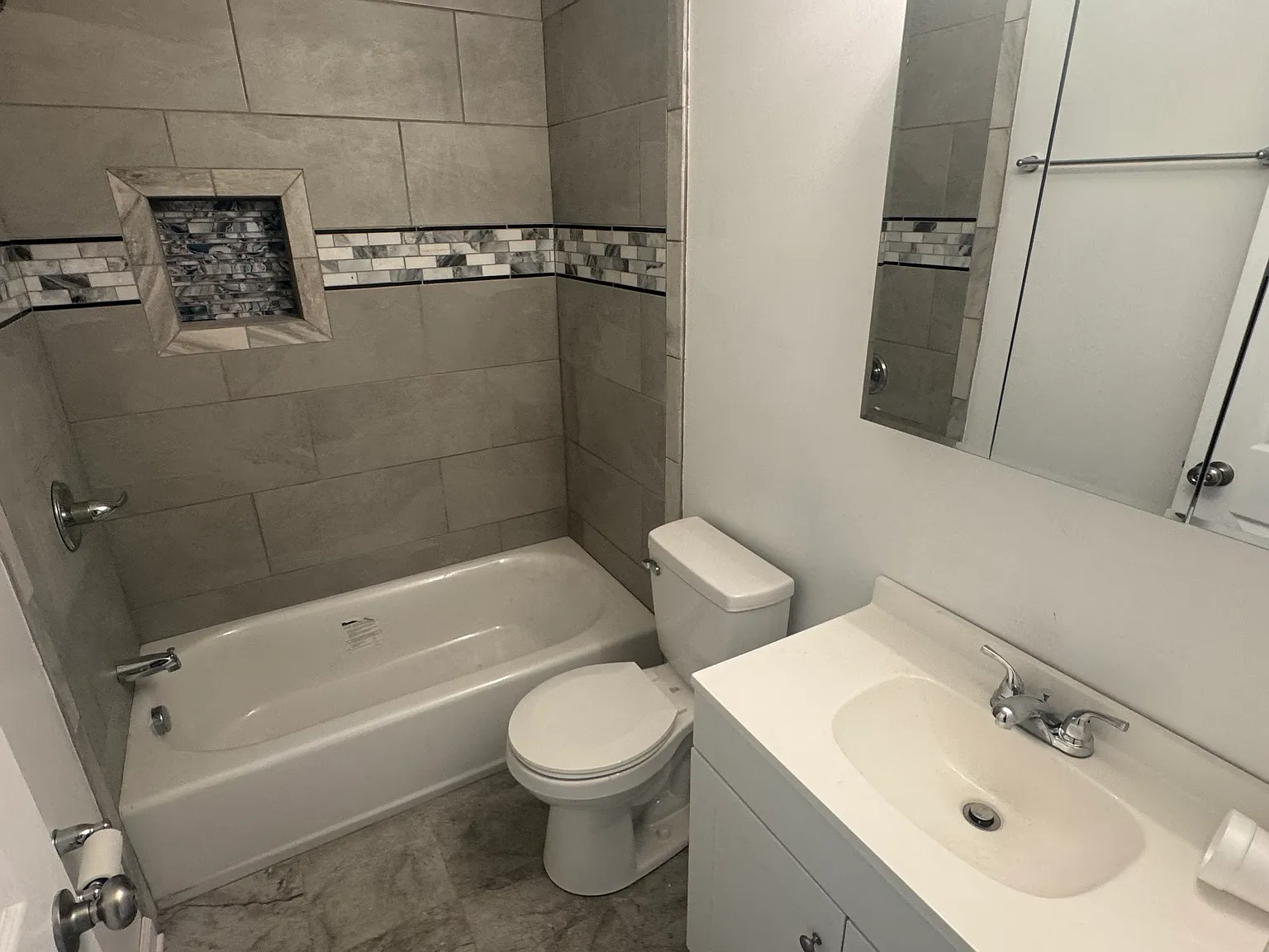 4 bed, $1,550 — Photo 3