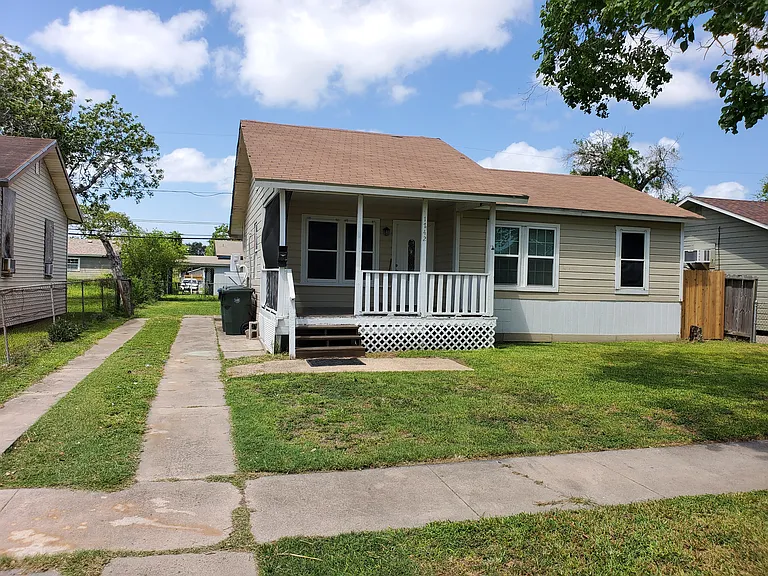 1742 Morales St — Photo 1