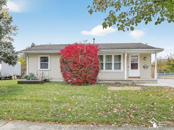 104 Canterbury St, Adrian, MI 49221