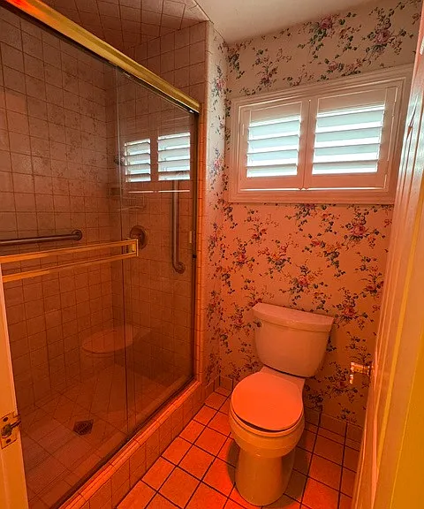 Main bedroom Shower/Toilet Room