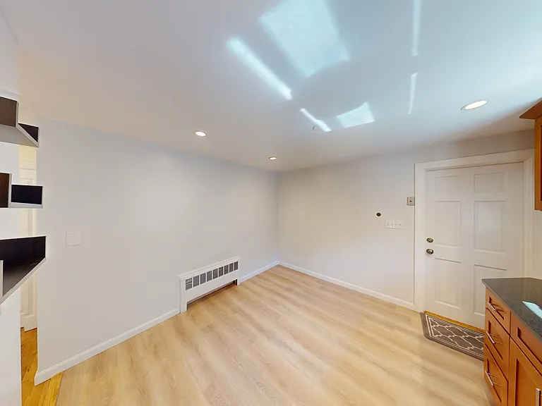 14 Louise Rd — Photo 3