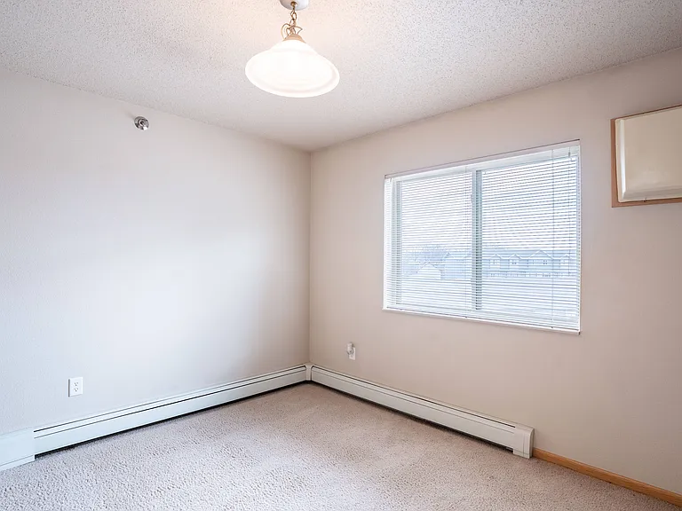Fargo, ND East Bridge Apartments | 11B | Dining