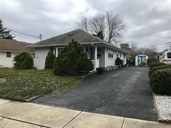 1st image of 33 Allaire Dr